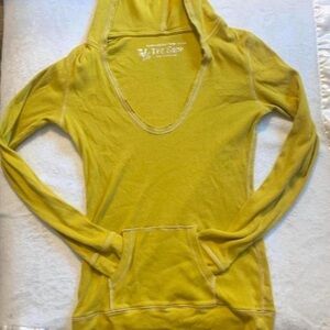 2000’s vintage older sister Yellow hoodie shirt with hood and pockets